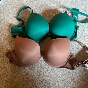 Brand new Victoria Secret Bras ($15 each, $30 together) Size 34D